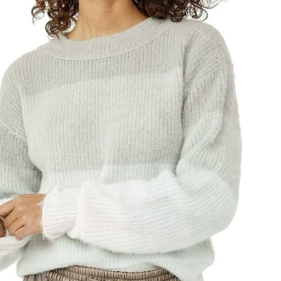 Free People Soft Gray and Cream Sweater - Picture 2 of 8